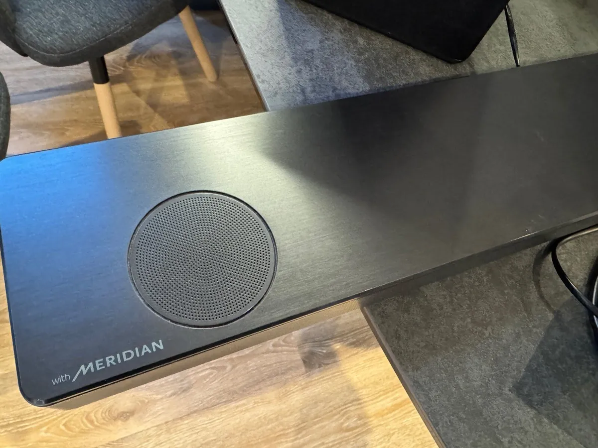 LG high definition 7.1 channel soundbar - black - Image 4