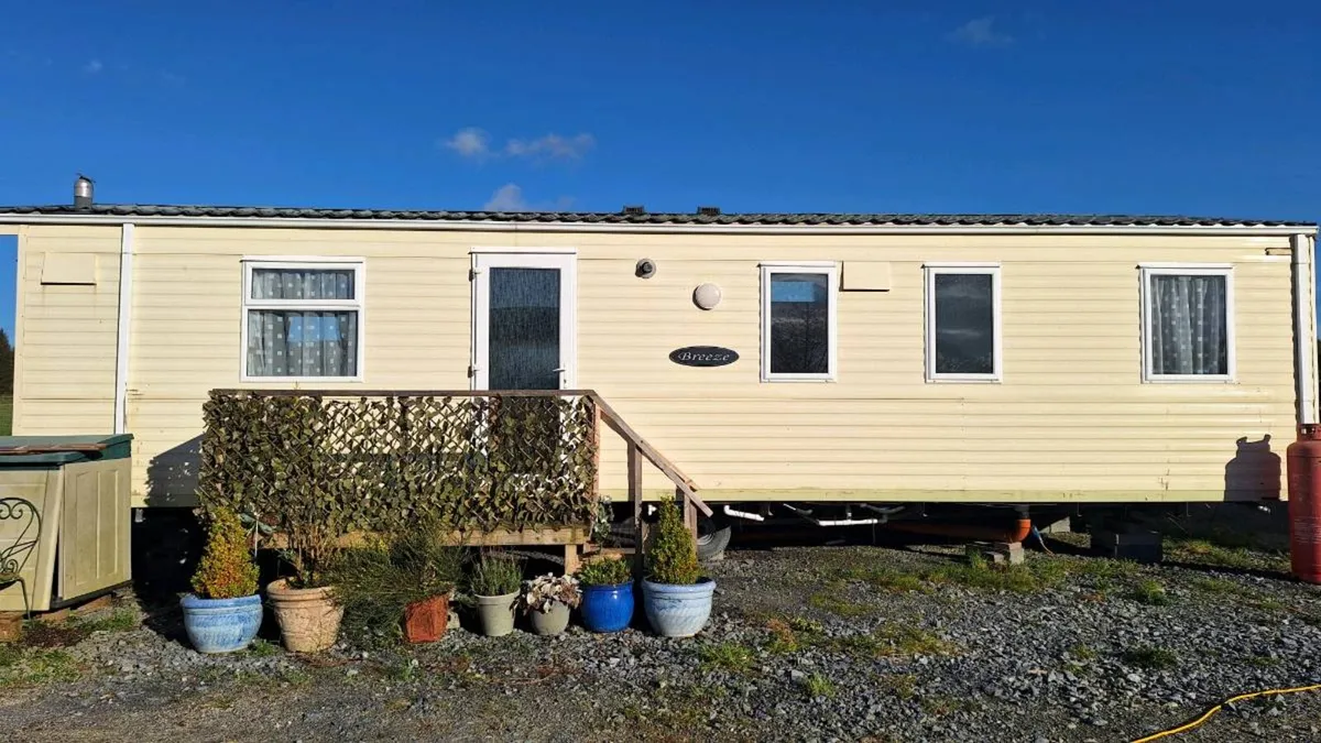 Immaculate 3 Bed Mobile Home - Image 1