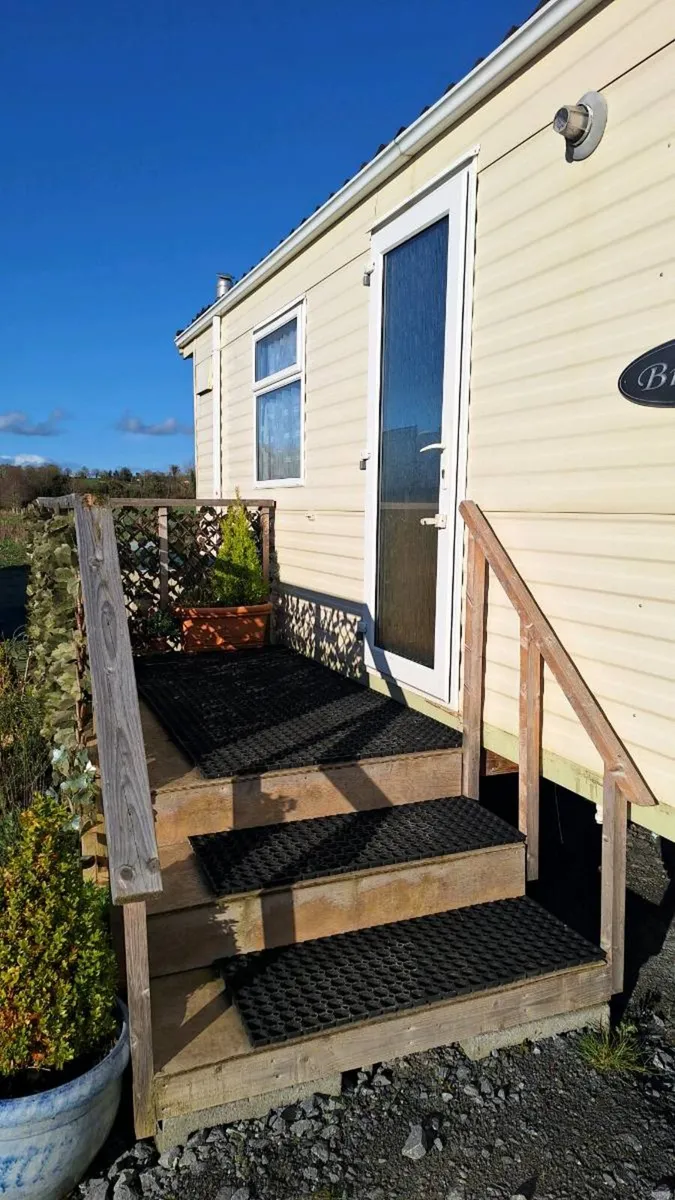 Immaculate 3 Bed Mobile Home - Image 3