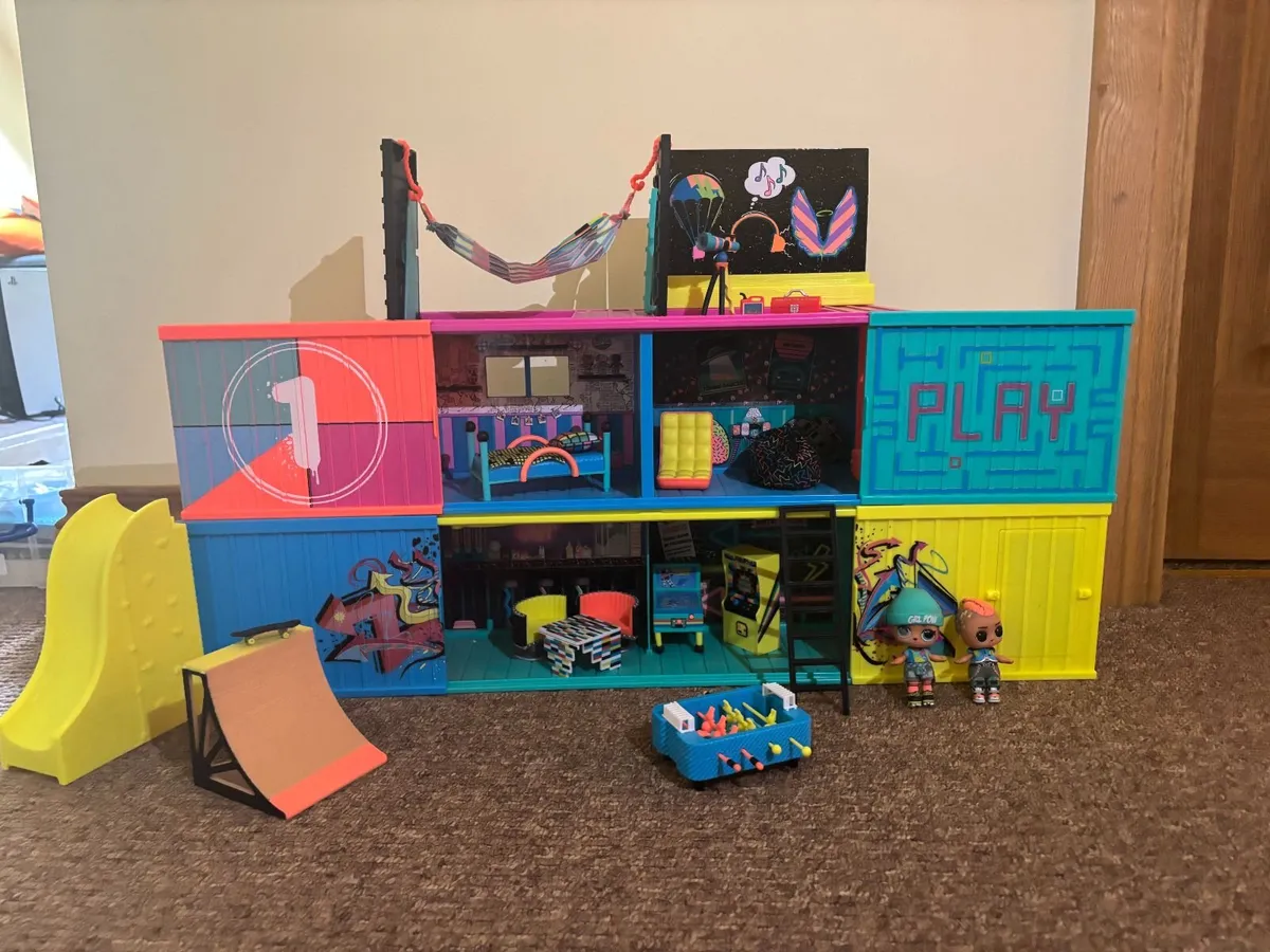 LOL Surprise Clubhouse - Image 1