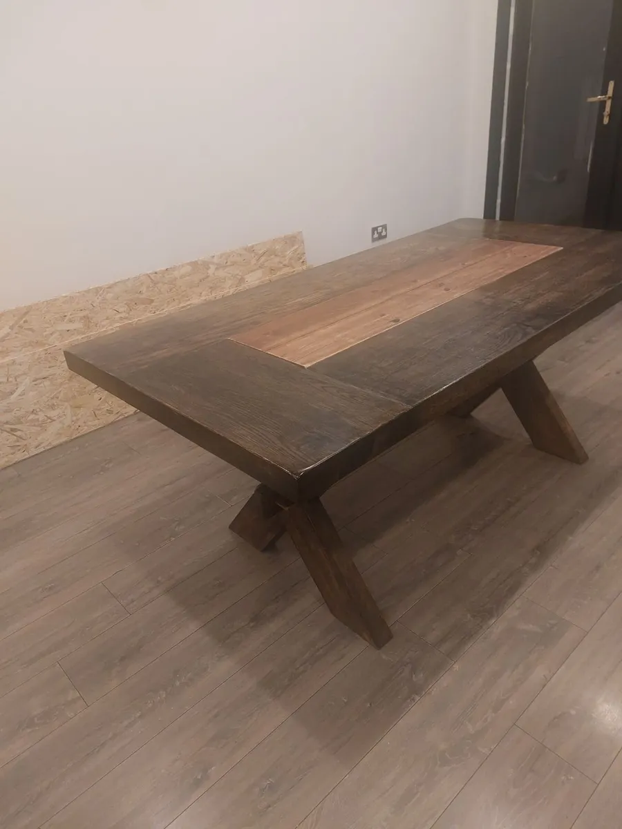 Kitchen table - Image 1