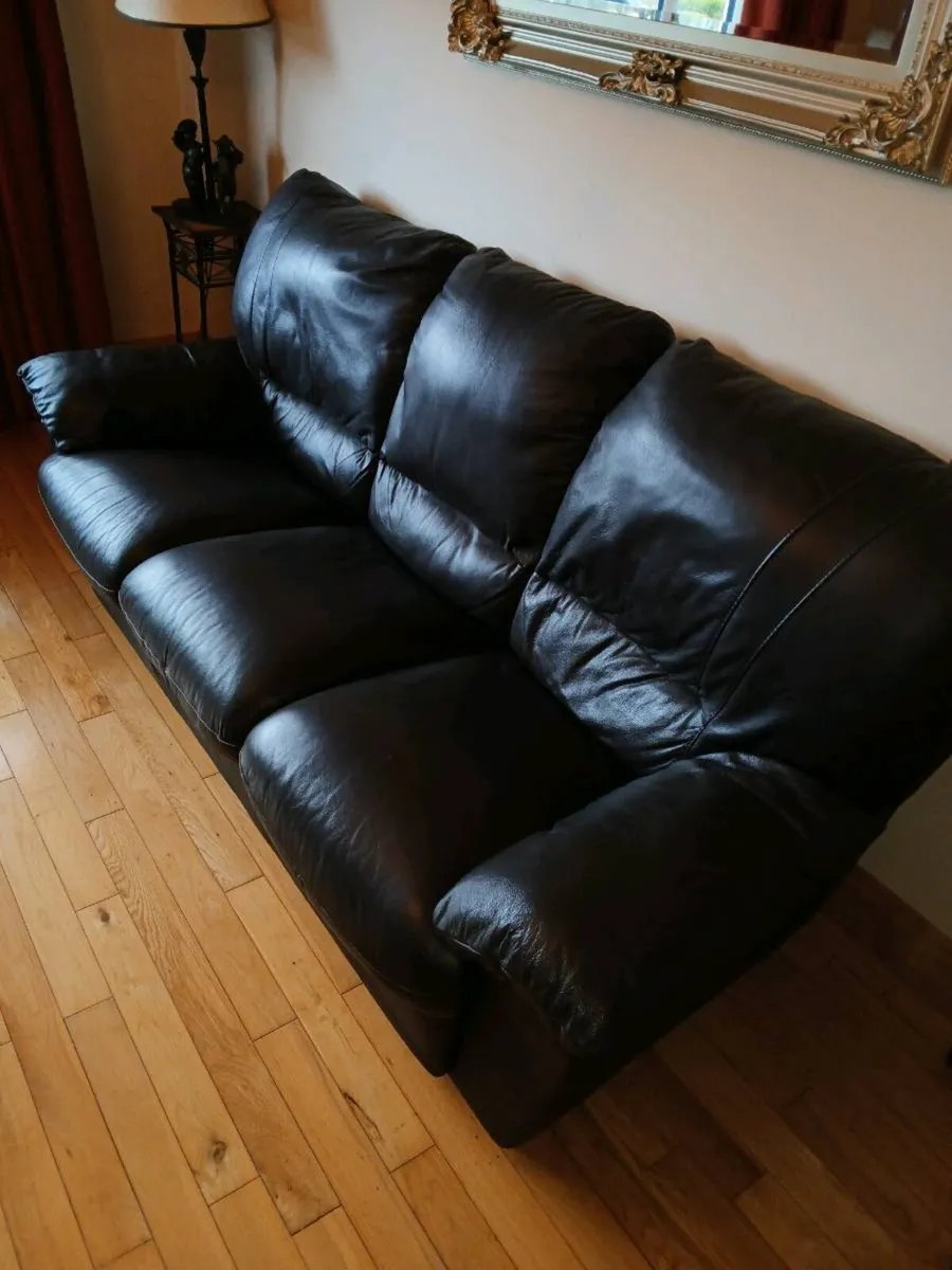 3 price leather brown suit 1 recliner immaculate - Image 3