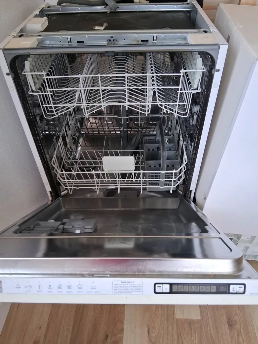 Cooker dishwasher fridge - Image 4