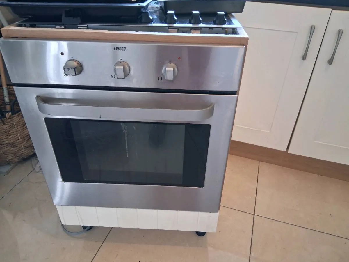 Cooker dishwasher fridge - Image 1