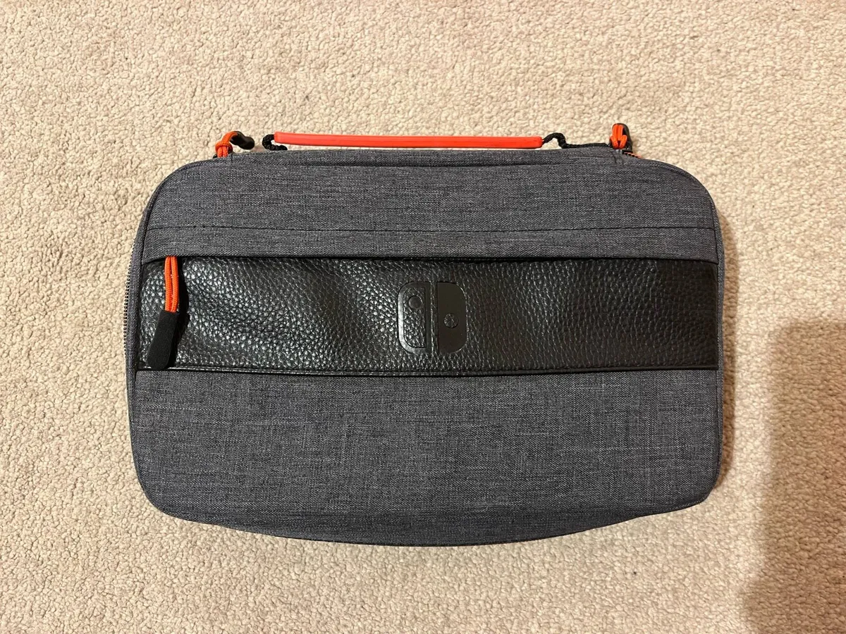 Nintendo Switch Games, Carry Case and Controller - Image 2