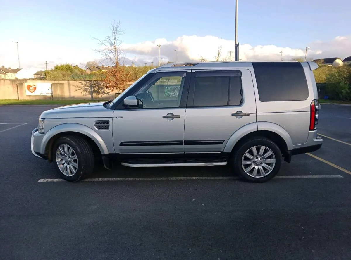 Land Rover Discovery 4 - Image 1
