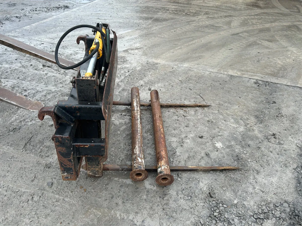 RossMore Hyd Bale Handler - Image 4