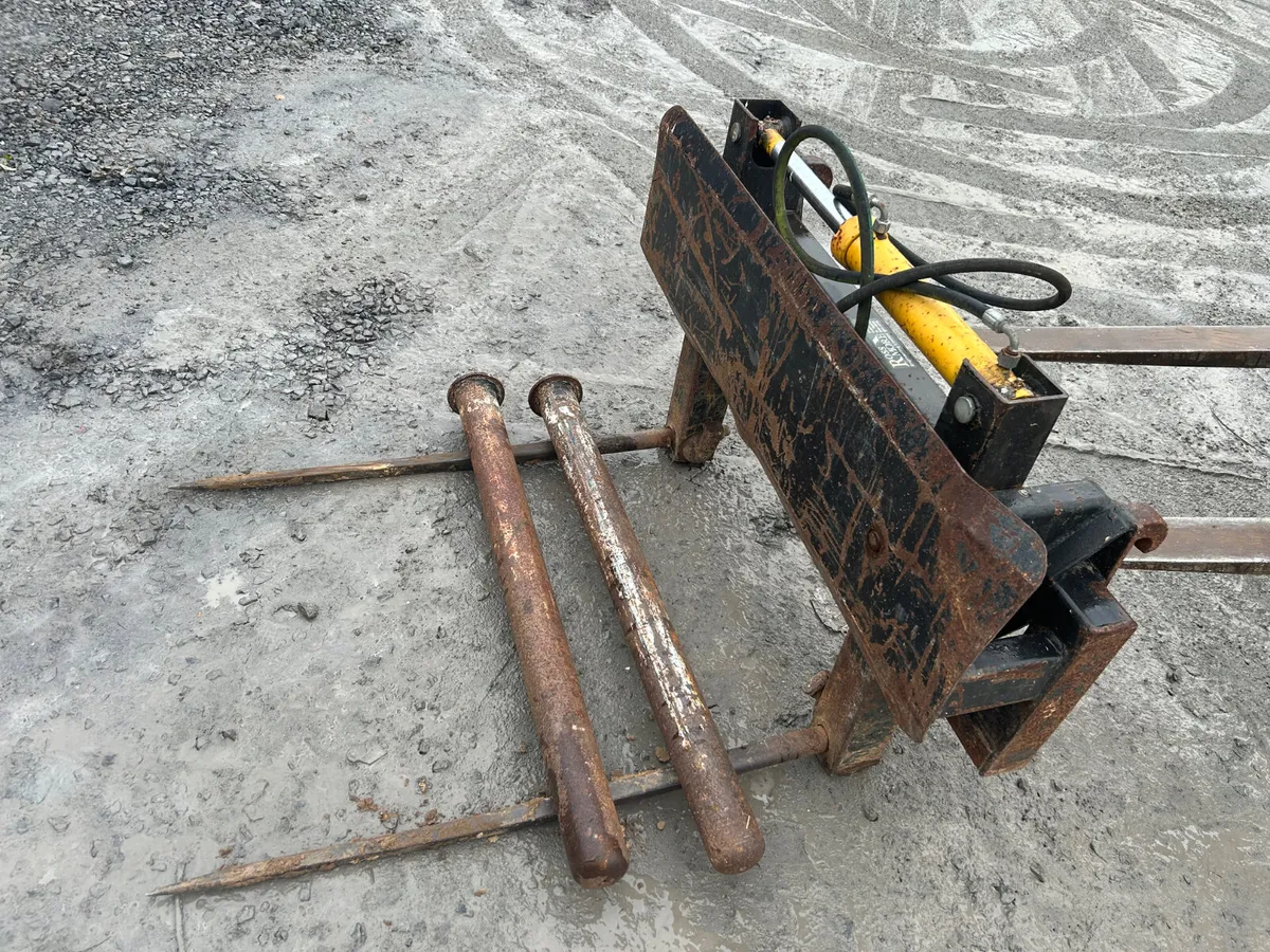 RossMore Hyd Bale Handler - Image 1