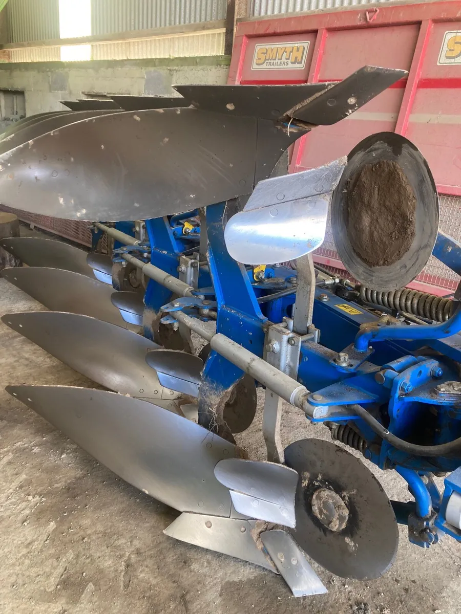 Plough - Overum 4 furrow - Image 1