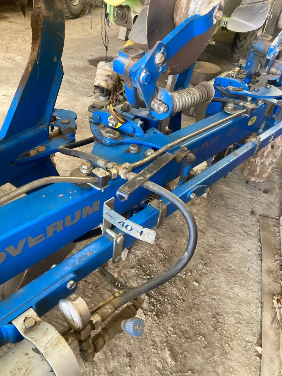Plough - Overum 4 furrow - Image 2