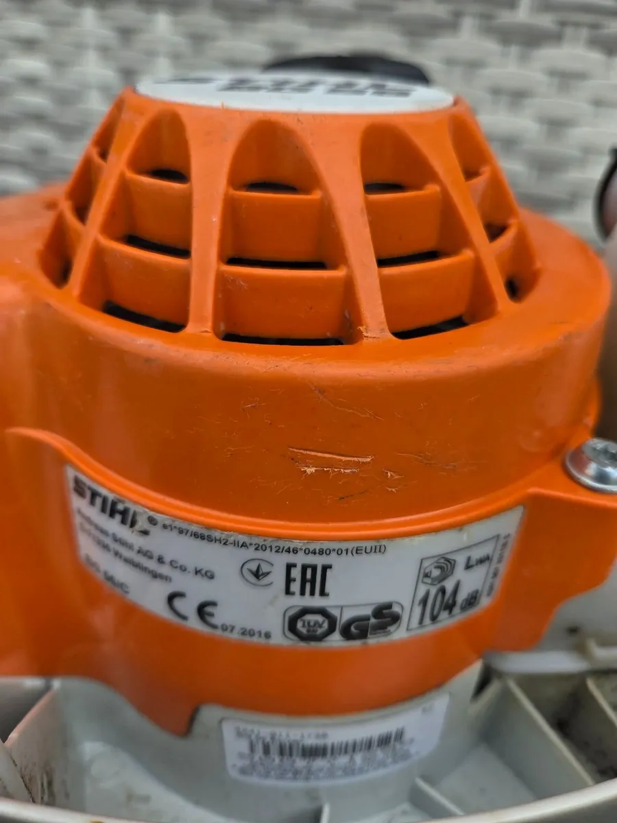 Stihl BG56 Petrol Leaf Blower – Powerful & Reliabl - Image 2