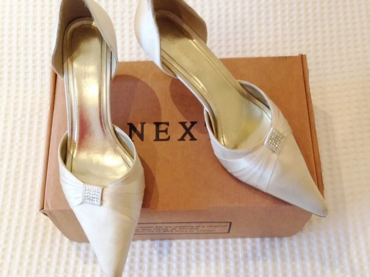 Beautiful Embellished Wedding Dress: Size 10 - Image 3