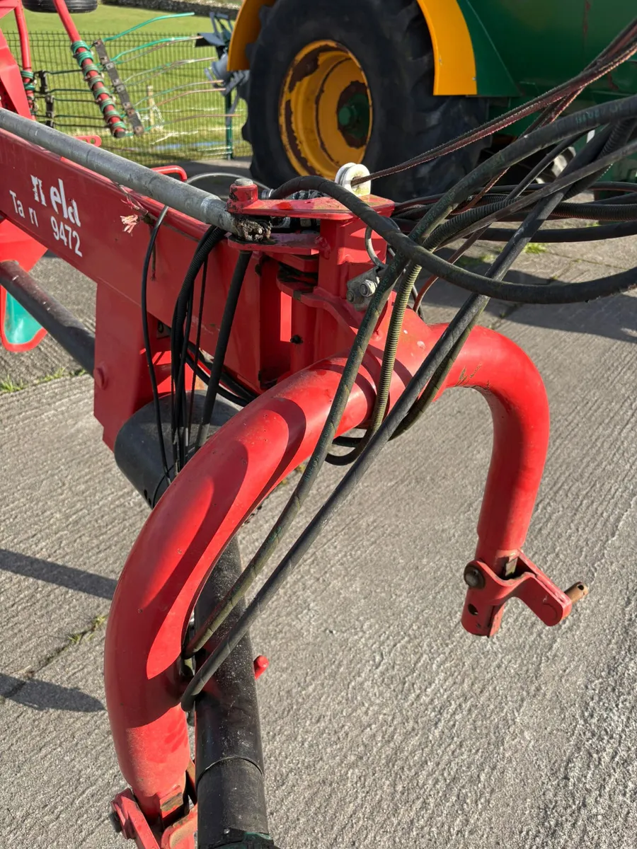 2015 Kverneland Rake - Image 3