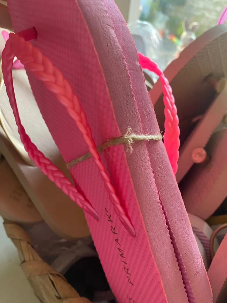 Wedding Decor Flip Flops - Image 3