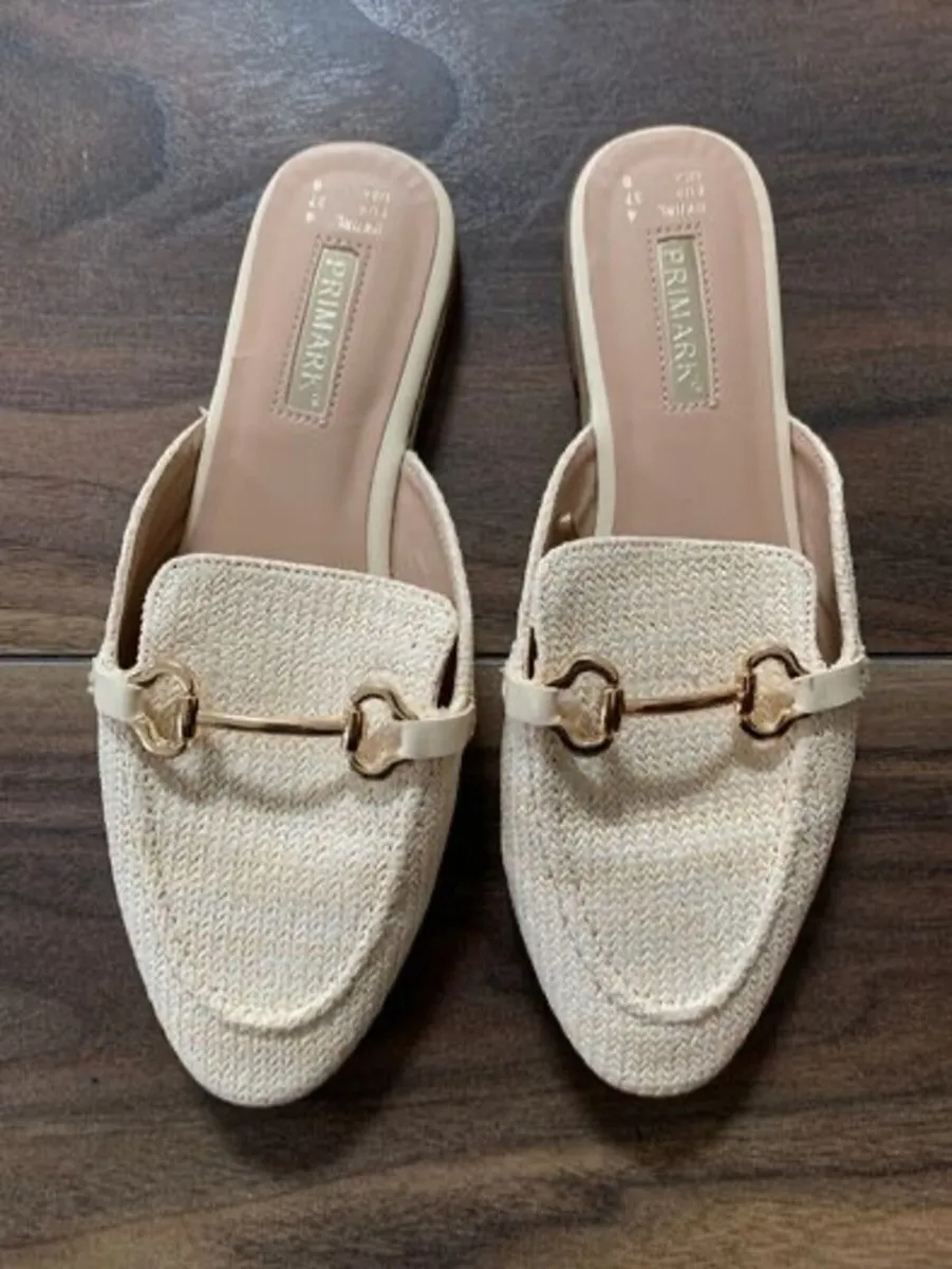 Ladies Shoes: Size 4 (€5 each pair) - Image 1