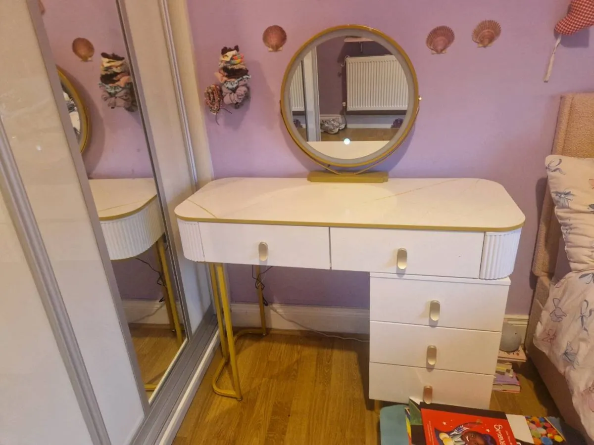 Dressing table - Image 2