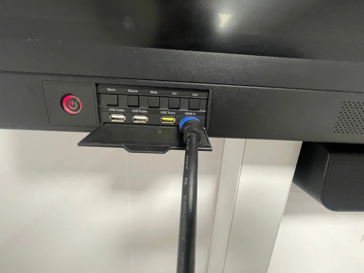 67” meeting Room Display - Image 4