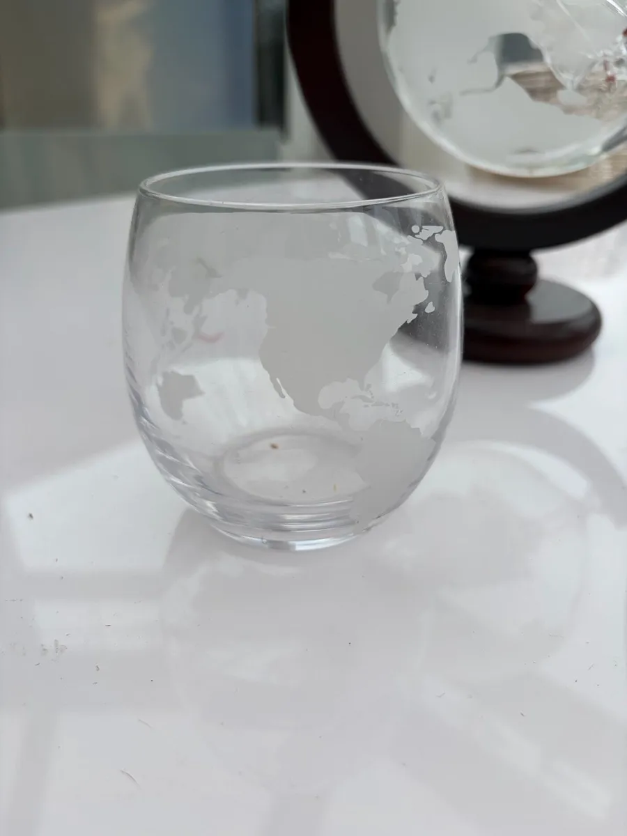 Globe Whiskey Decanter Set with 2 Etched Glasses - Image 2