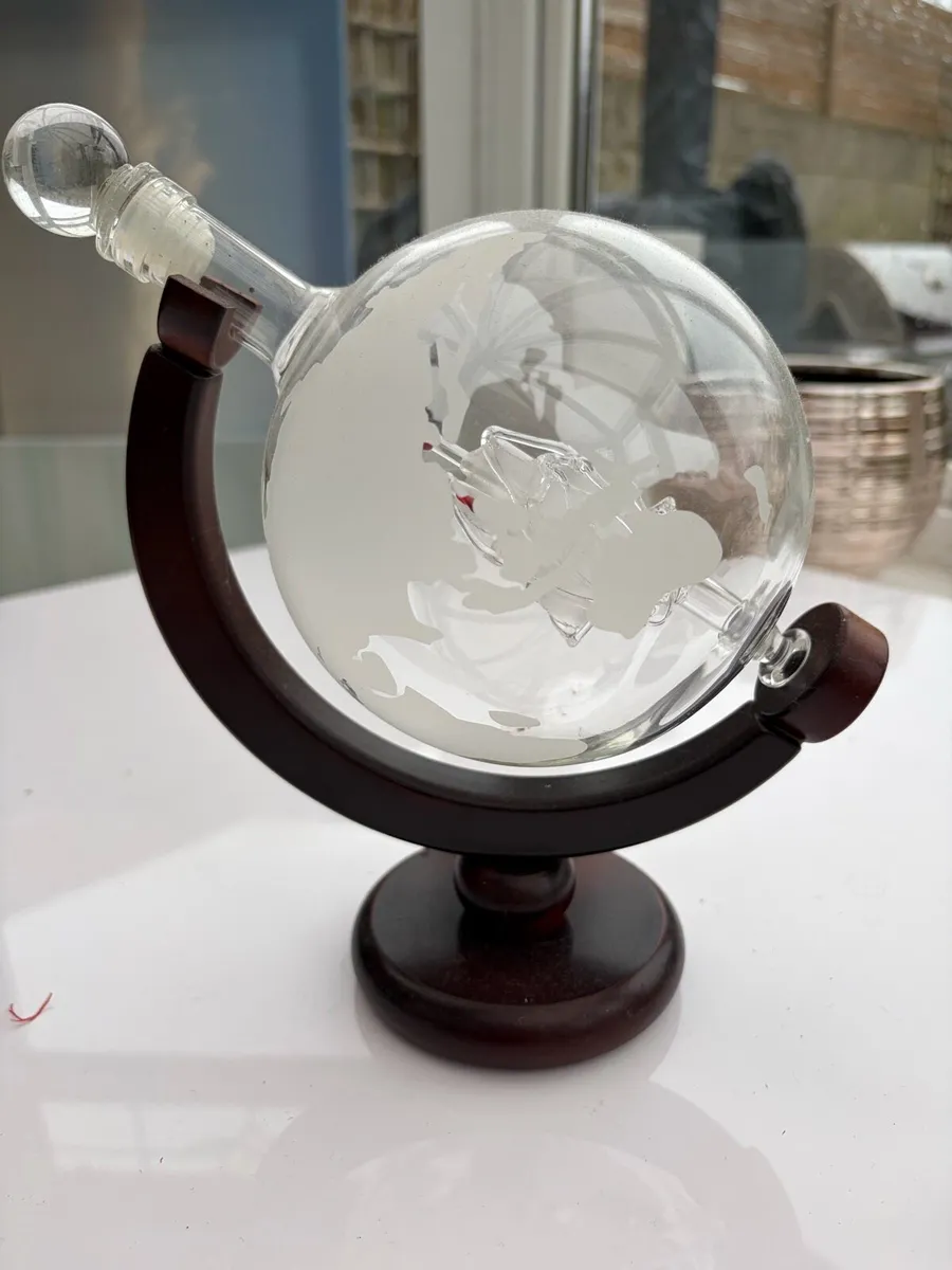 Globe Whiskey Decanter Set with 2 Etched Glasses - Image 3