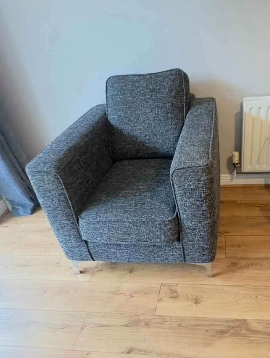 Free armchair D14