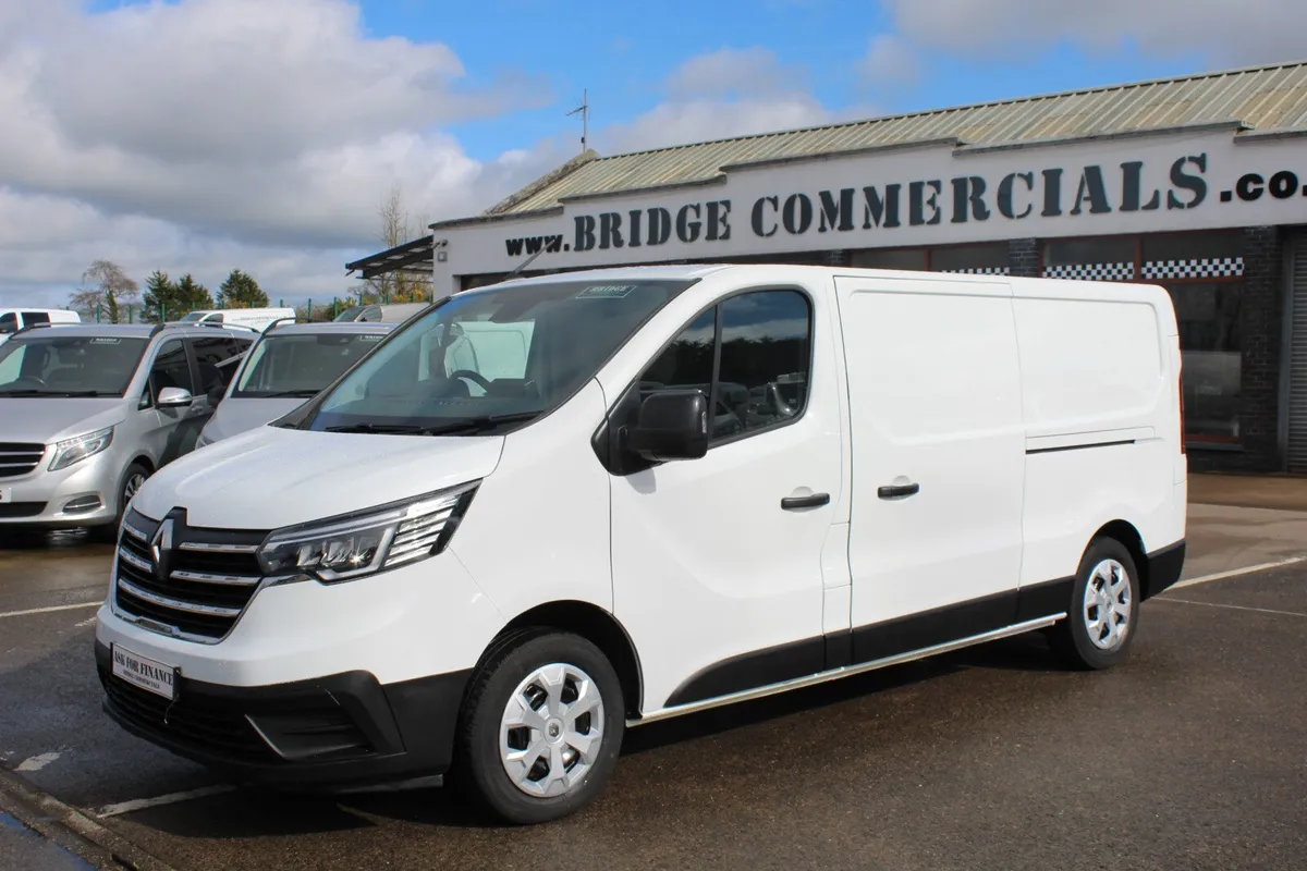 2023 Renault Trafic LL30 Business+ - Image 1