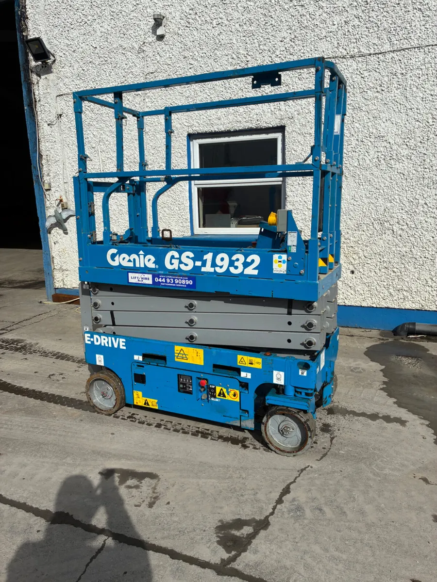 GENIE 1932 SCISSORS LIFT - Image 2