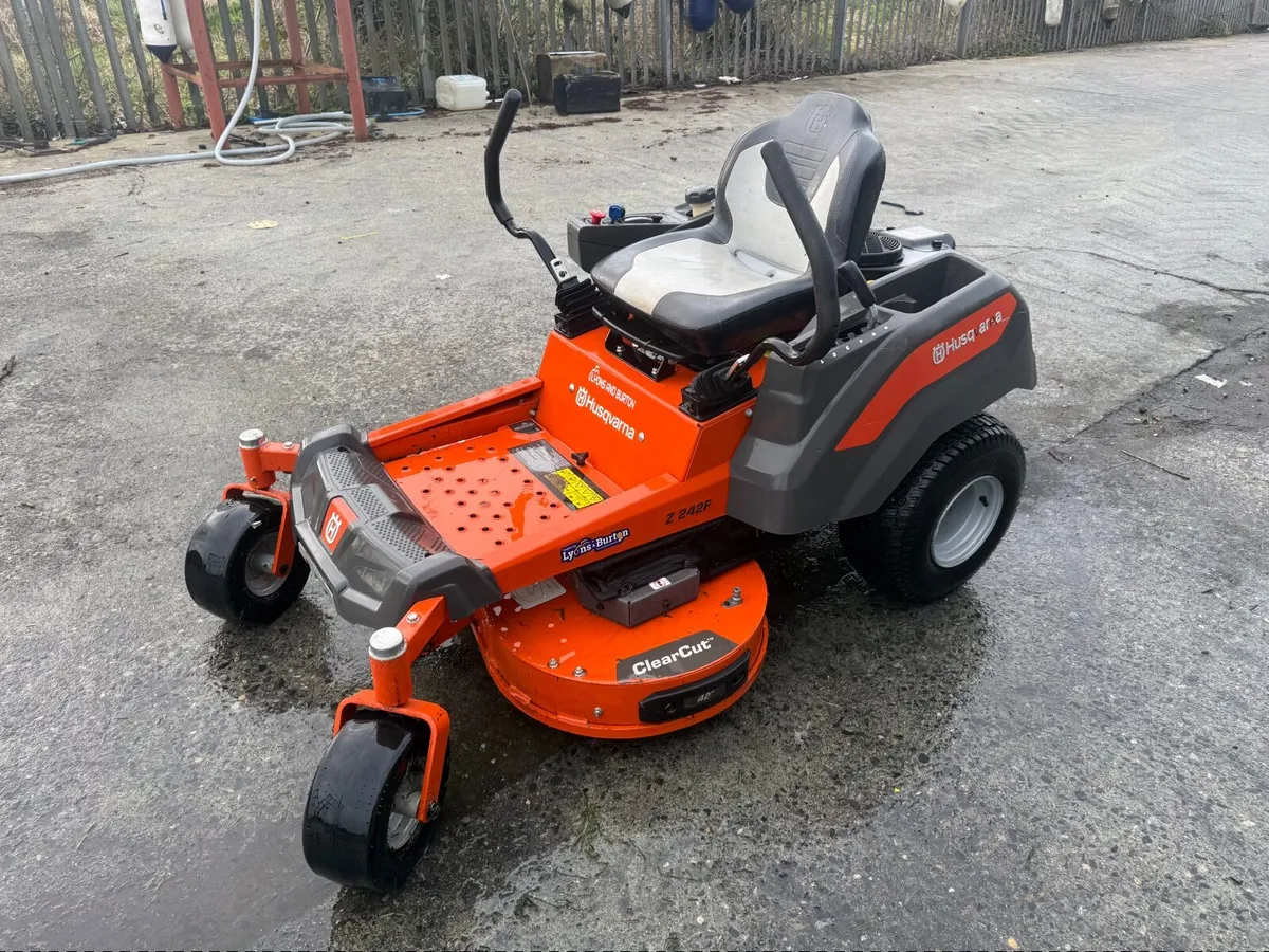 Husqvarna Z242F 2024 67 hours - Image 3