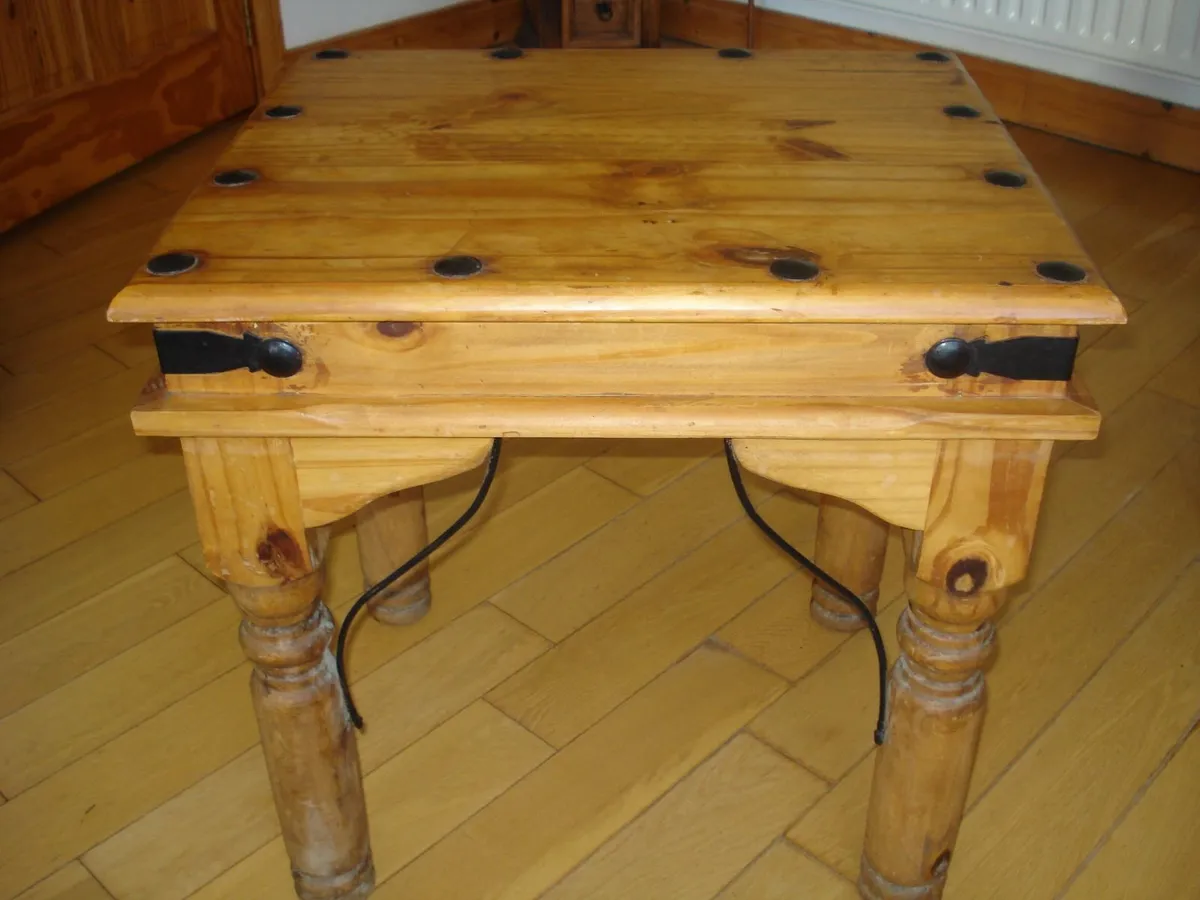 VINTAGE MEXICAN TALL PINE TABLE. - Image 3