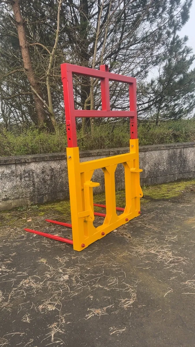 Bale spike - Image 1