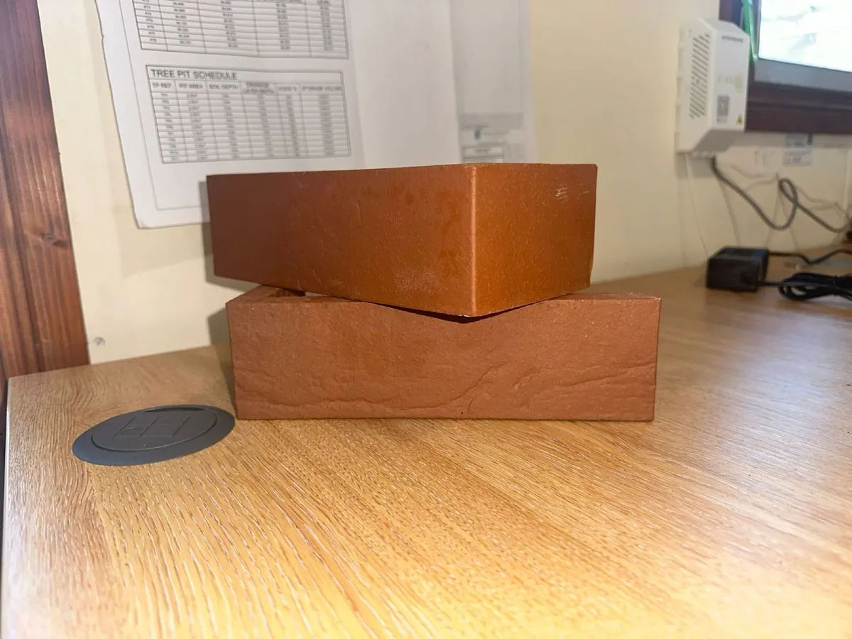 Ibstock  Neptuno red brick slips & corners - Image 3