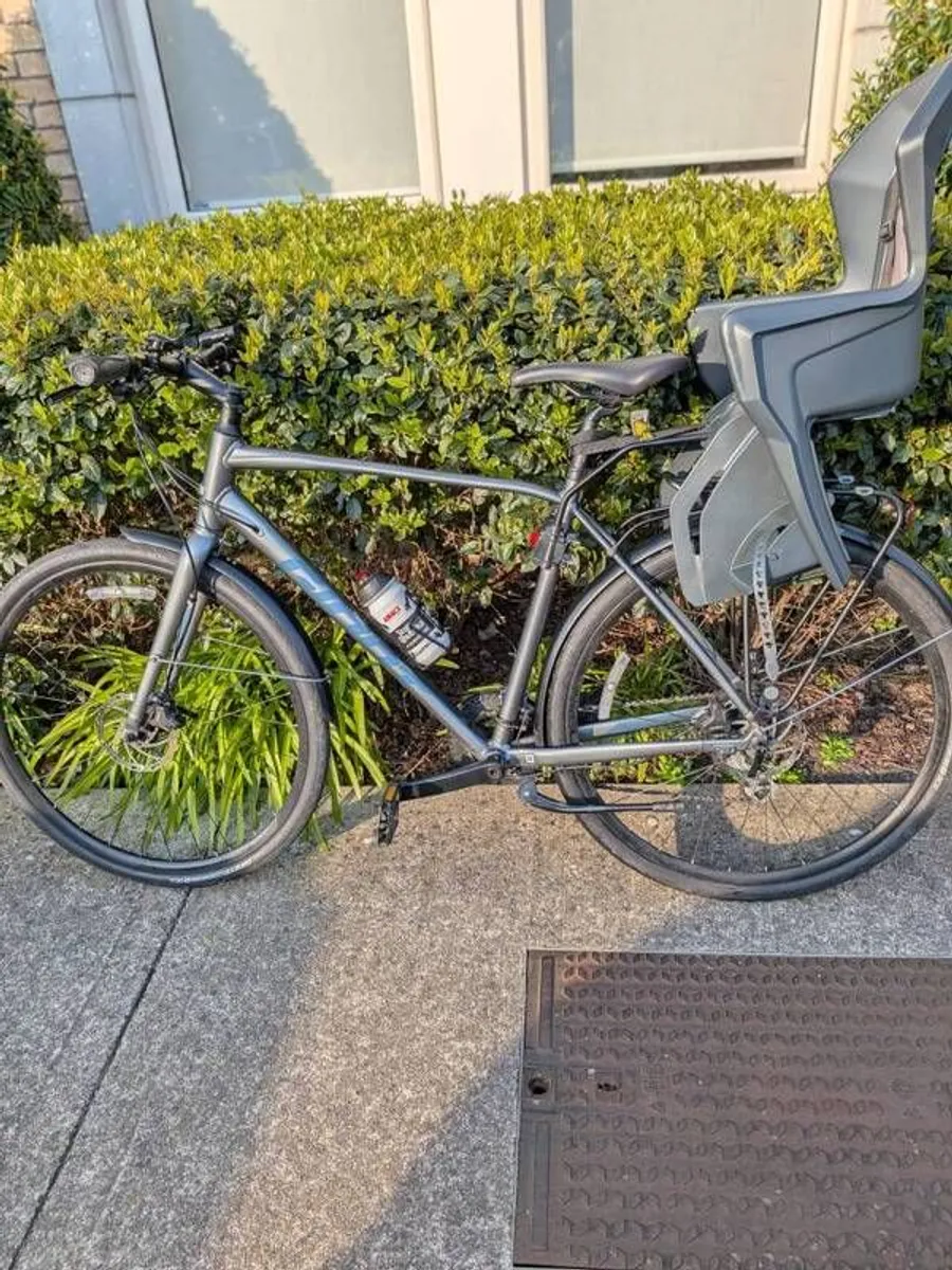 Giant Escape bike - excellent condition - Image 1