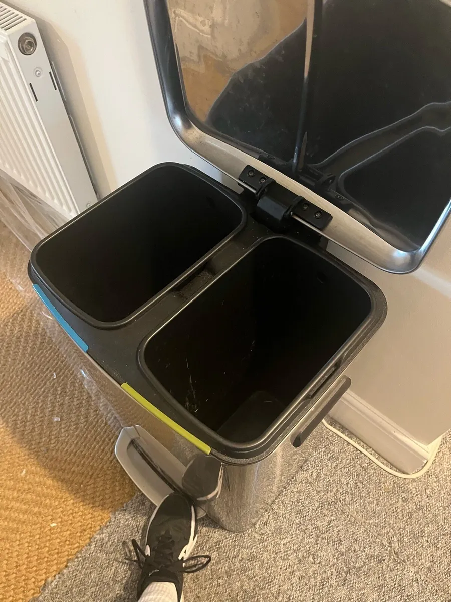 Bin - 2 sections - Image 2