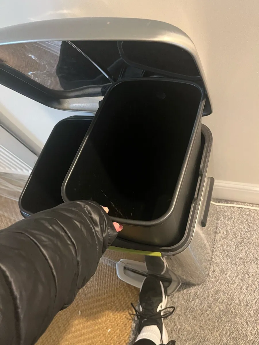 Bin - 2 sections - Image 3