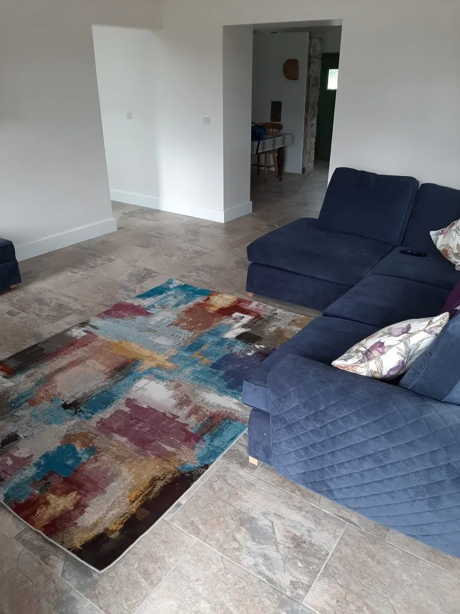 L shaped sofa. - Image 1