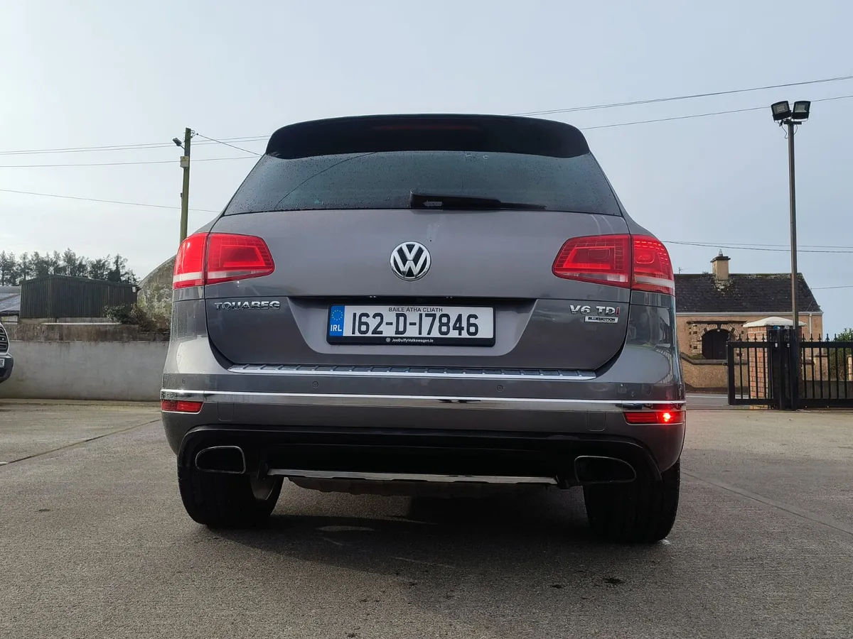 162 VOLKSWAGEN TOUAREG 5 SEAT COMMERCIAL - Image 2