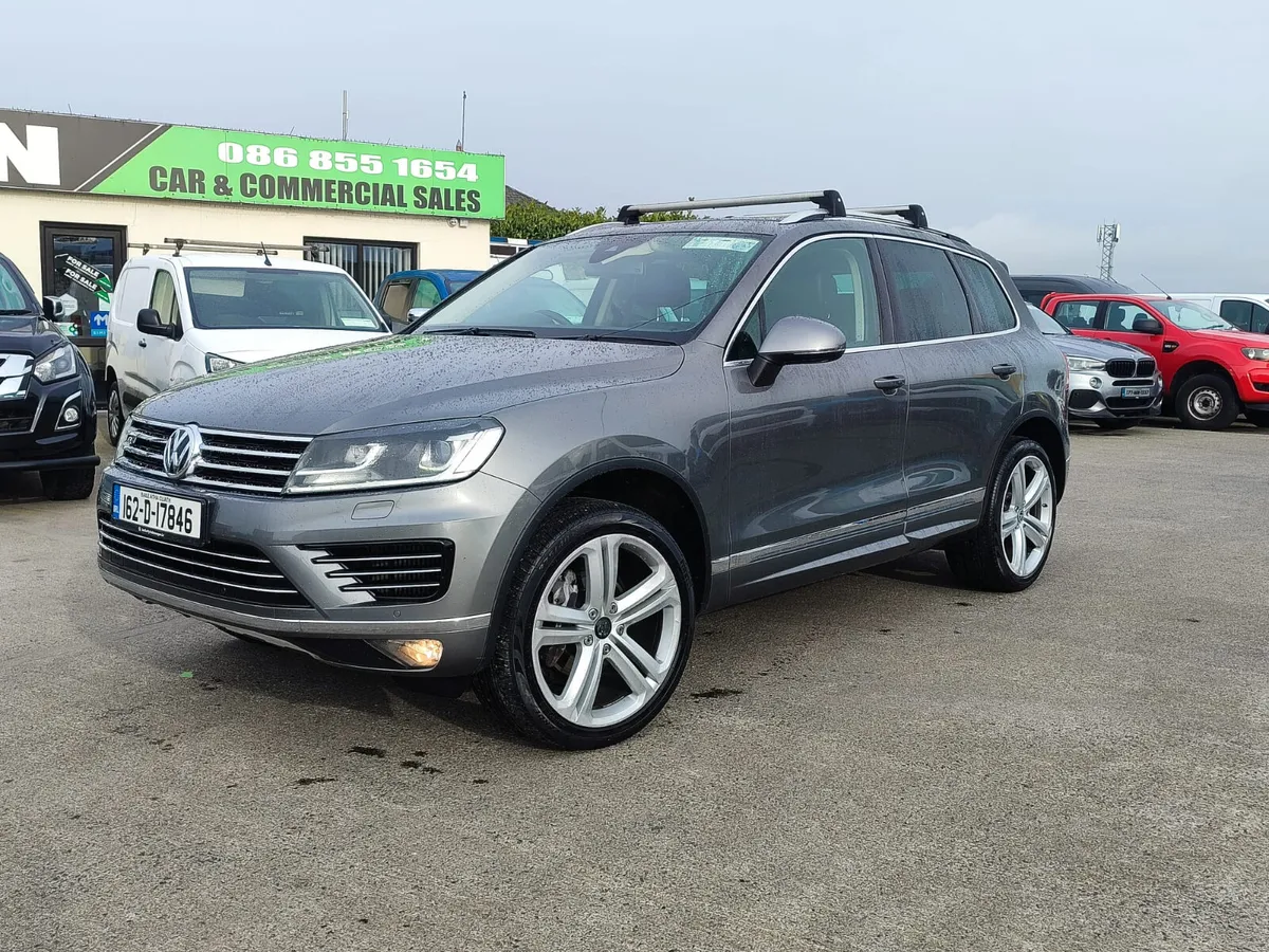 162 VOLKSWAGEN TOUAREG 5 SEAT COMMERCIAL - Image 1