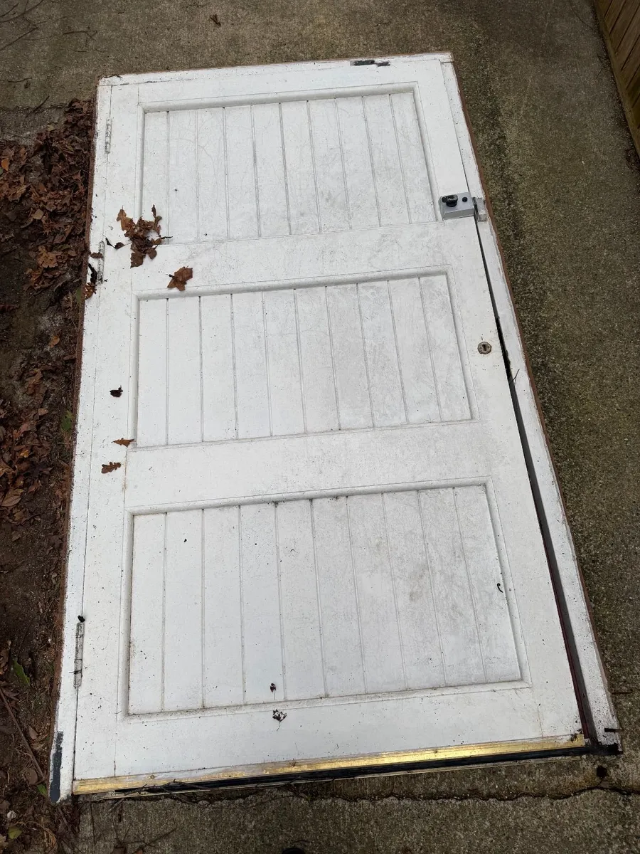 Wide Hardwood Door with Chubb Mortice Lock - Image 2