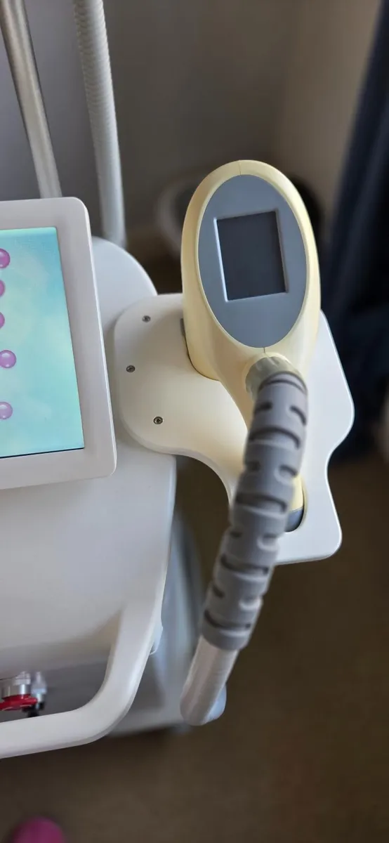 Infrared RF vacuum roller slimming machine - Image 4