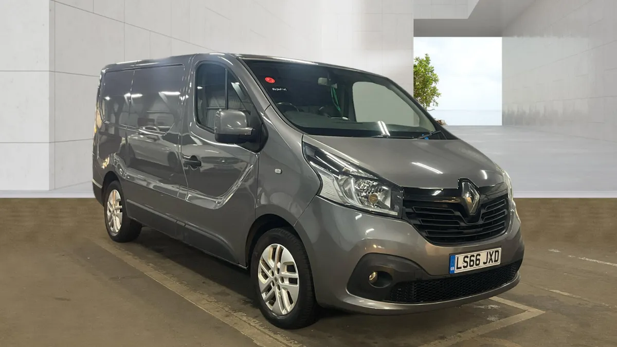 Renault Trafic SPORT - FINANCE AVAILABLE - Image 3