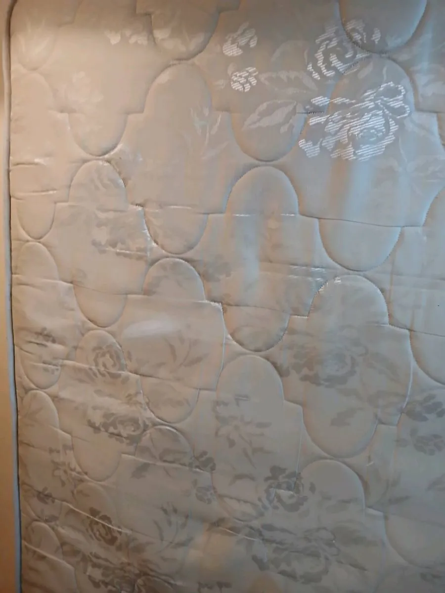 Double Matress 4' 6"As New - Image 2