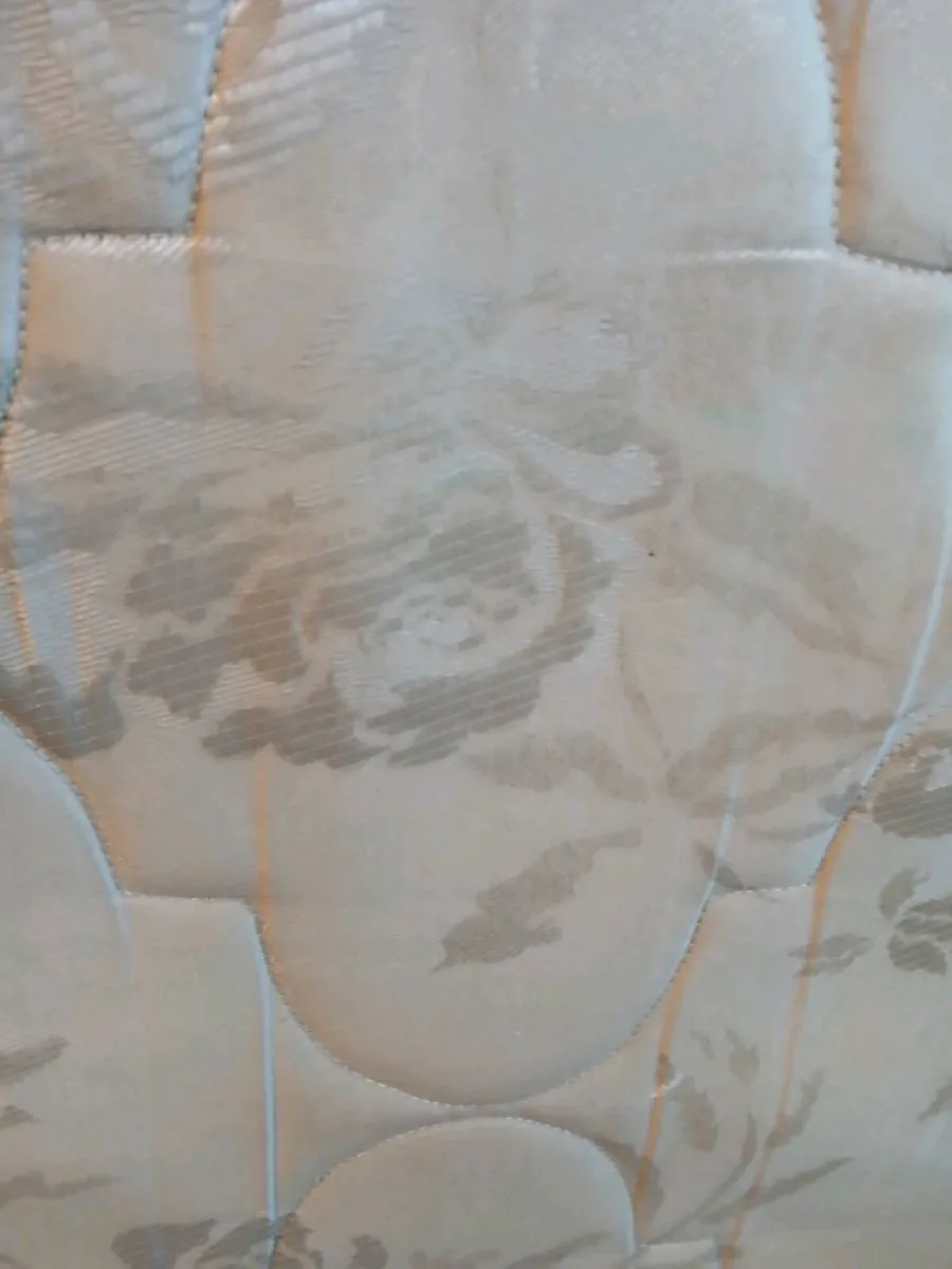 Double Matress 4' 6"As New - Image 3