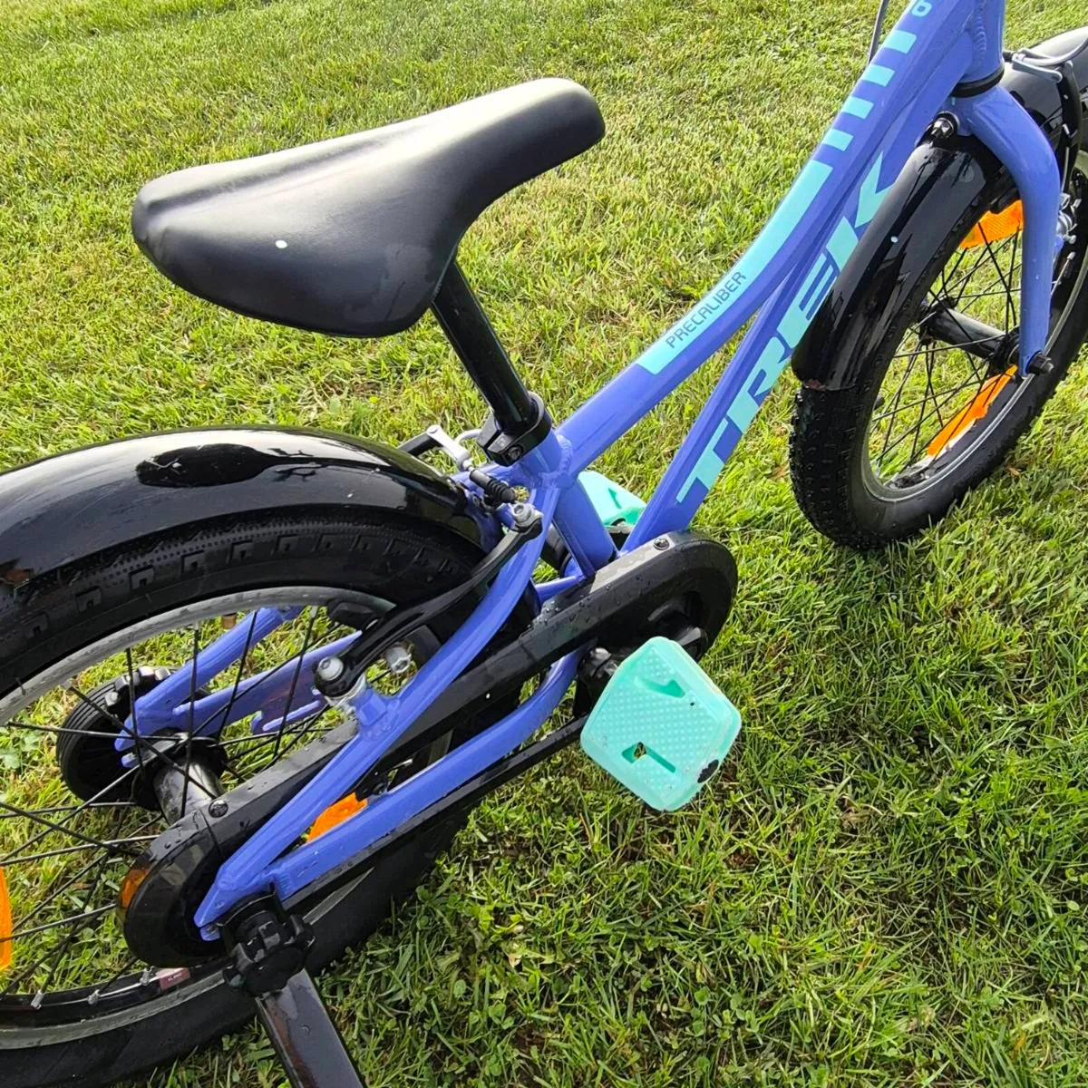 TREK PRECALIBER 16" KIDS BIKE - Image 2