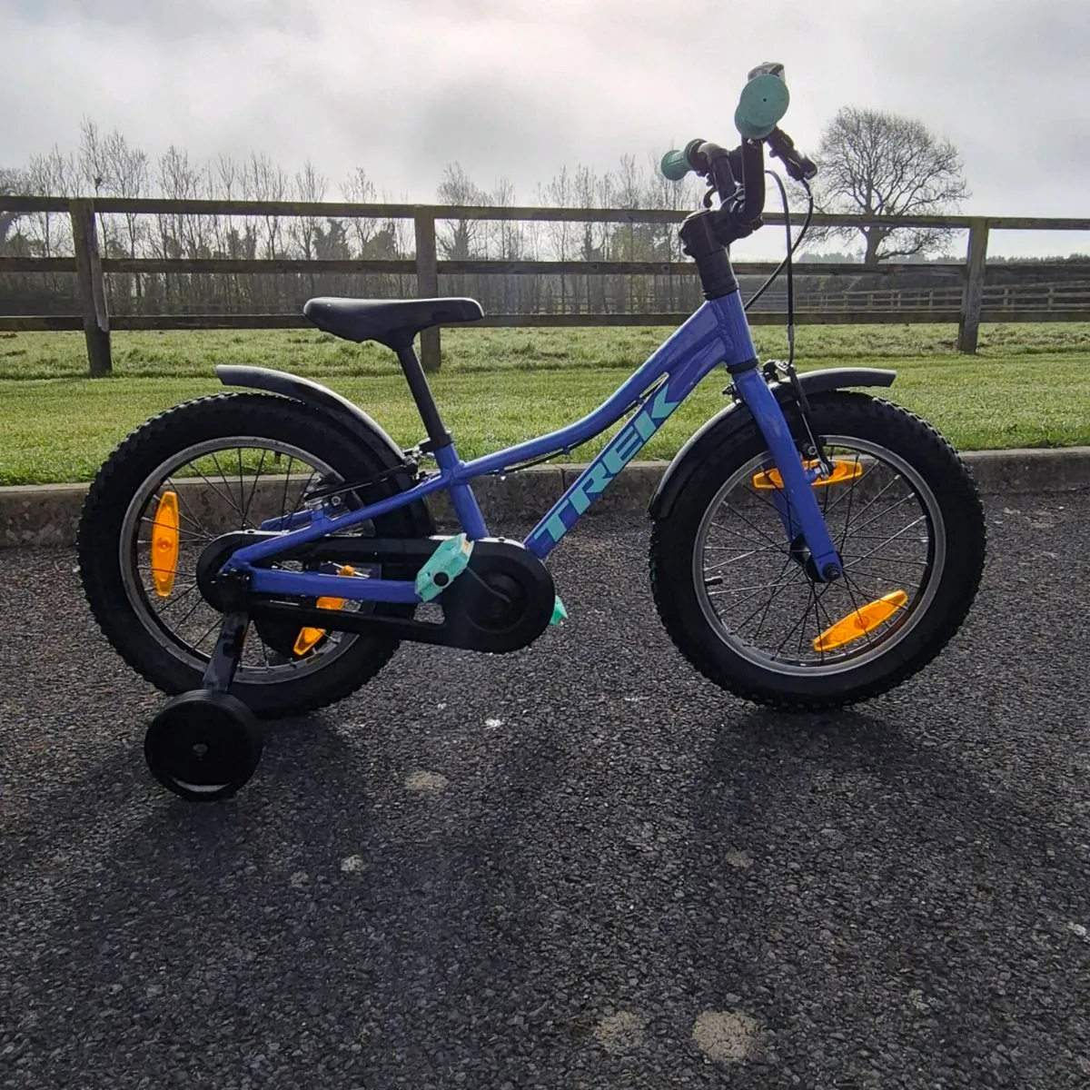 TREK PRECALIBER 16" KIDS BIKE - Image 1