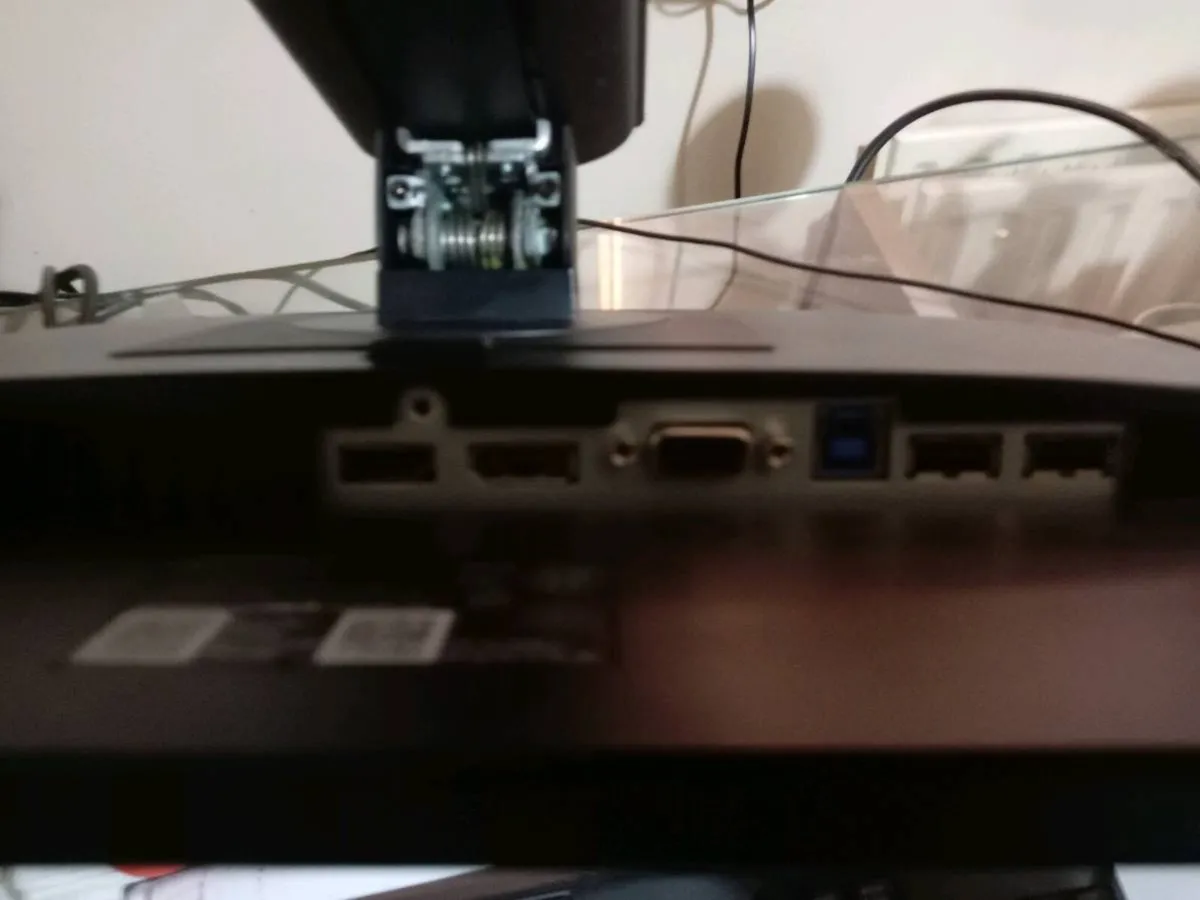 Dell Pro Plus Monitor HDMI, USB, VGA, TV, GAMING - Image 4