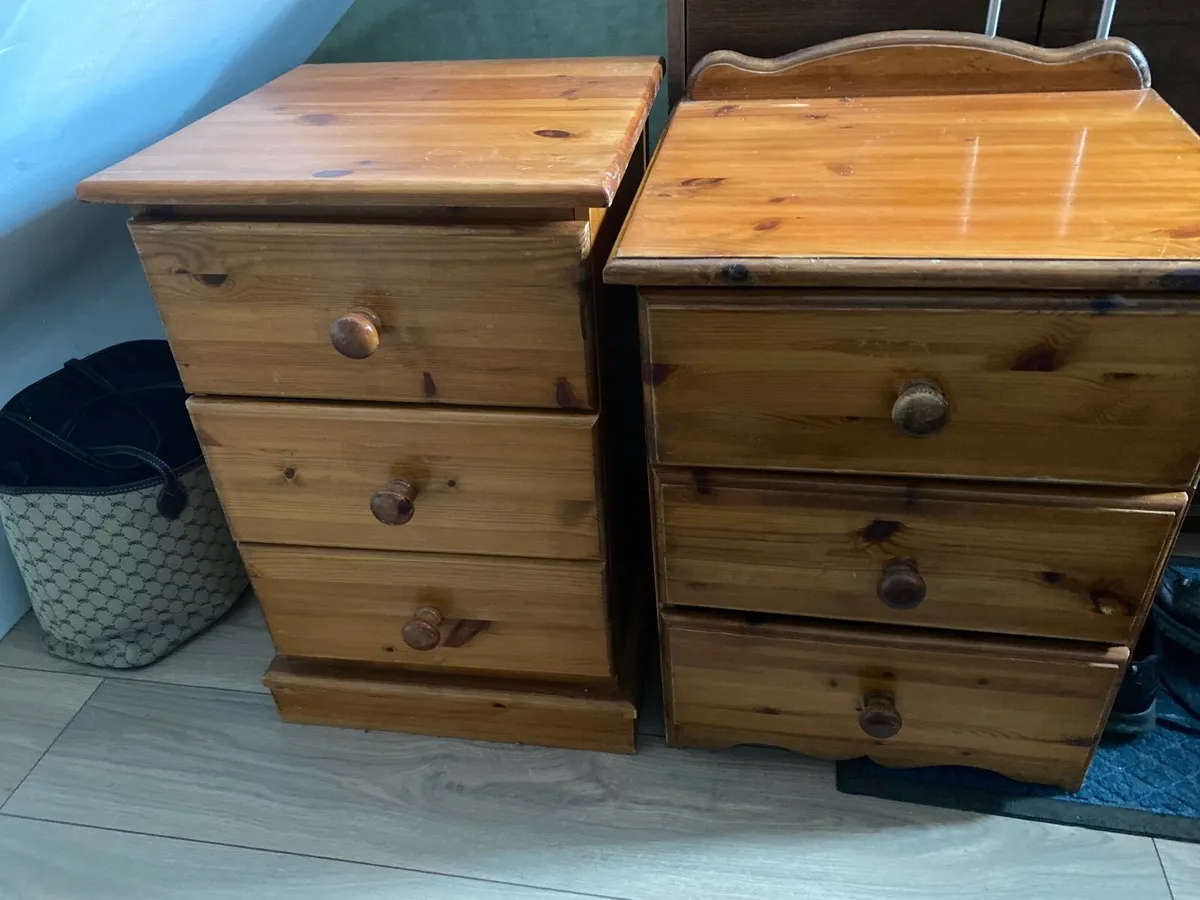 Bedroom furniture - Image 1