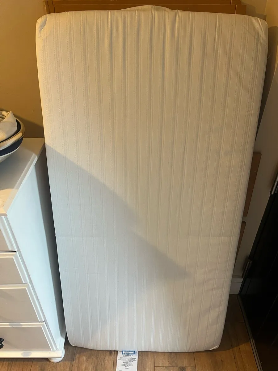 Wooden cot and mattress - Image 4