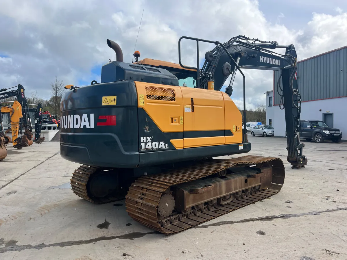 2023 Hyundai HX140AL - Image 4