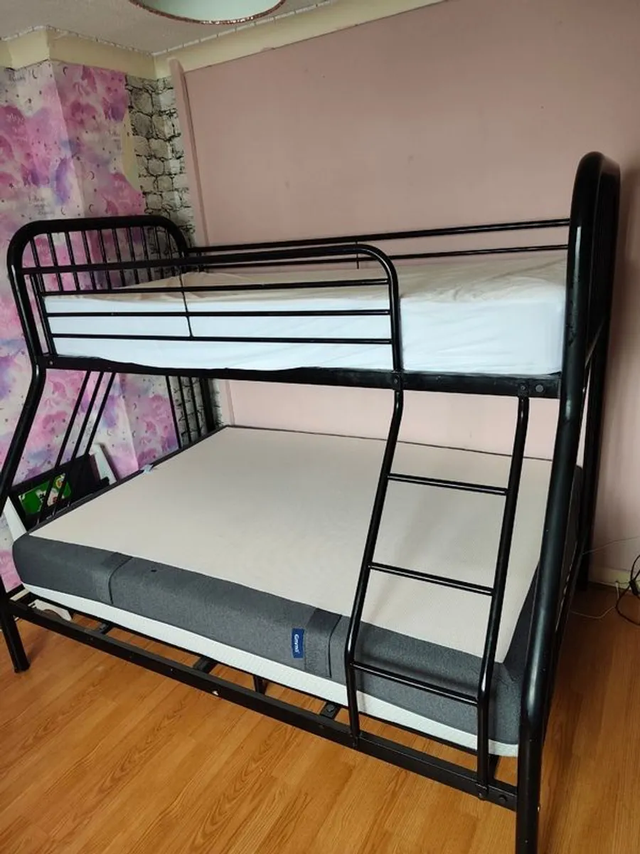 Triple bunk bunk bed with double in bottom and single on top - Image 1