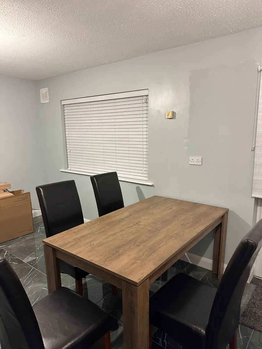 Dining Table and 4 Chairs Set Excellent Condition - Image 1