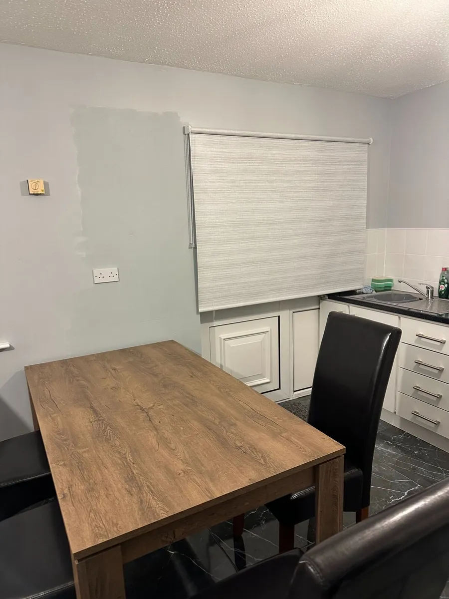 Dining Table and 4 Chairs Set Excellent Condition - Image 3